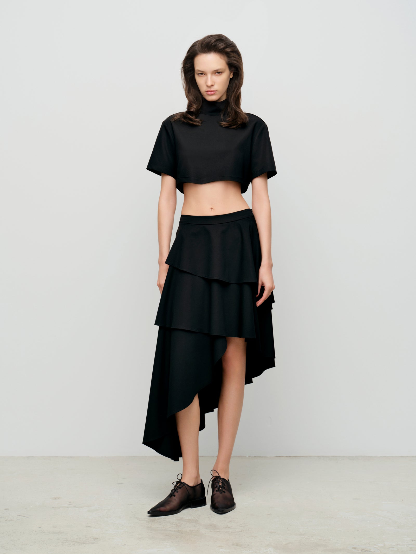 Basic Crop T-Shirt With Collar Detail.